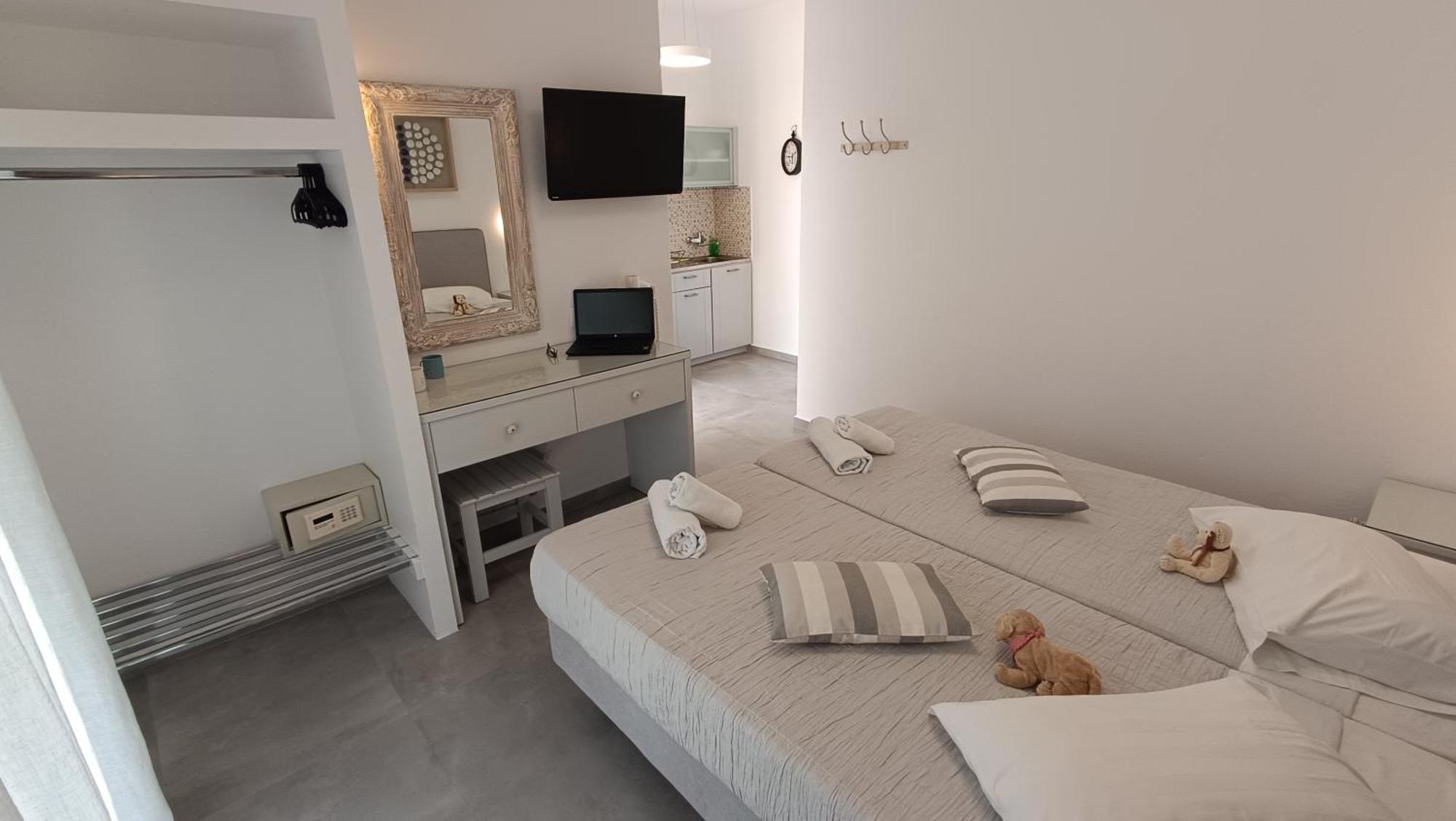 Hotel Cyclades 2*