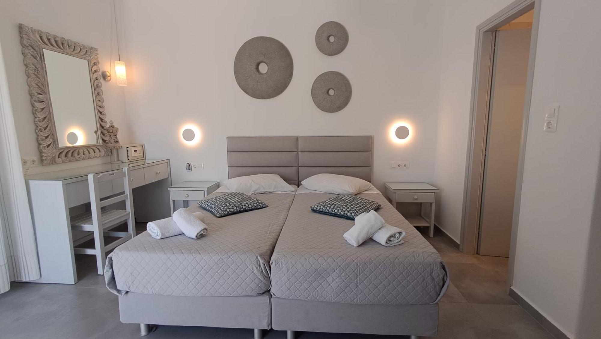 Hotel Cyclades 2*